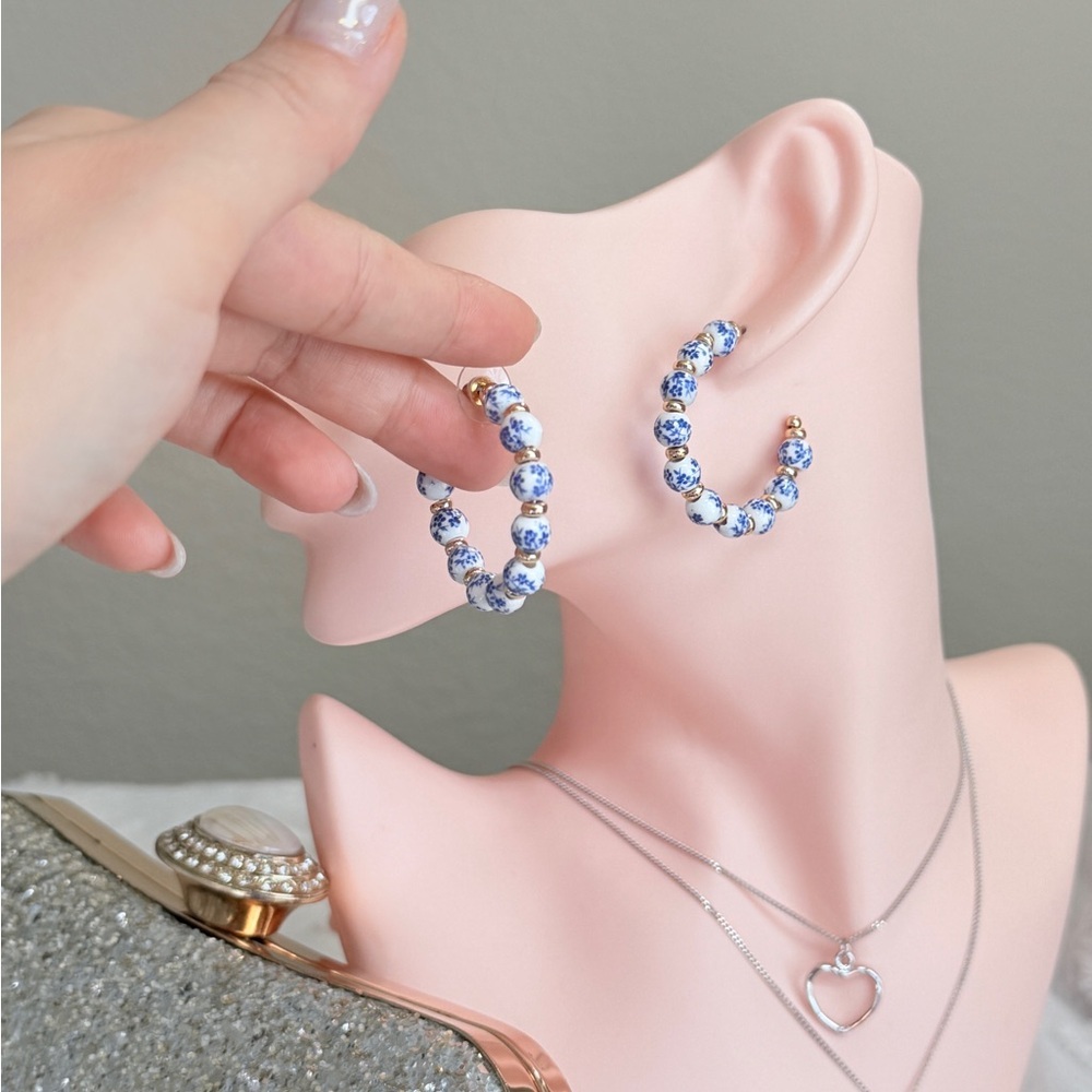 ⚜️ Gold and Blue Accents Earrings - Picture 5 of 7